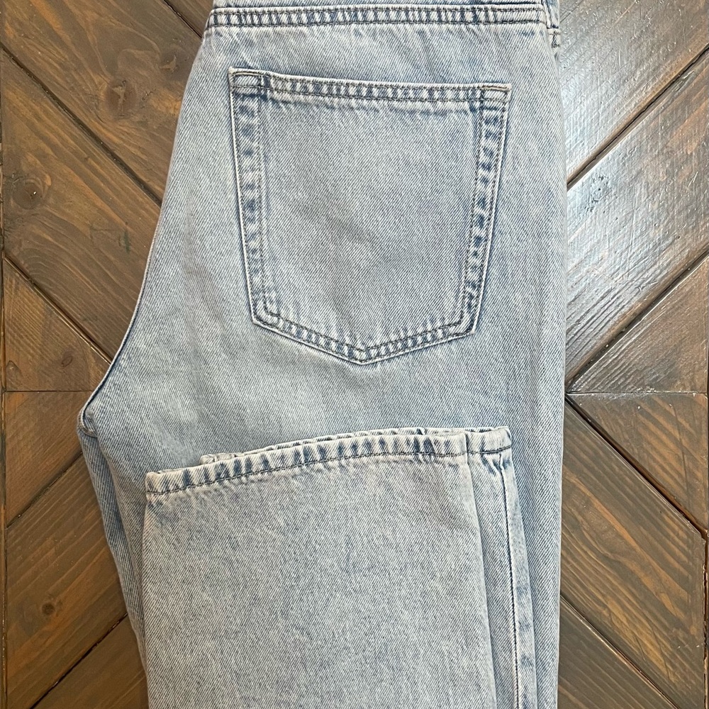 Divided Jeans Straight Leg Light Wash Size 6